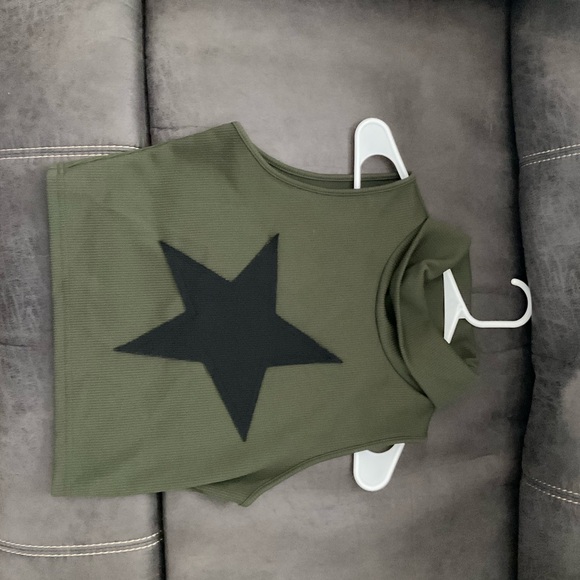 Medium SHEIN Crop top - Picture 1 of 3